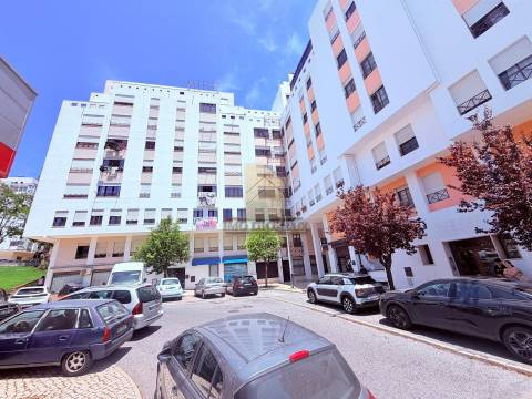 Apartamento T2 Venda em Rio de Mouro,Sintra