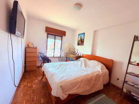 Apartamento T2 Venda em Rio de Mouro,Sintra