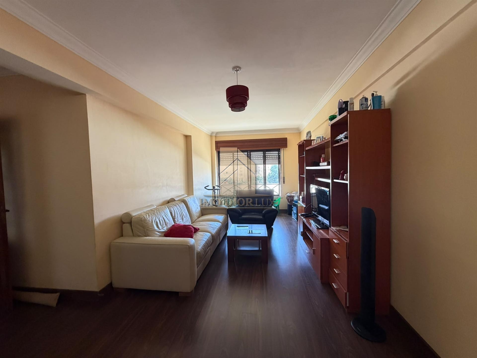 Apartamento T2 Venda em Rio de Mouro,Sintra