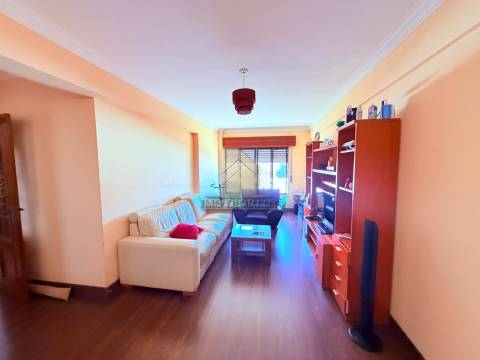 Apartamento T2 Venda em Rio de Mouro,Sintra