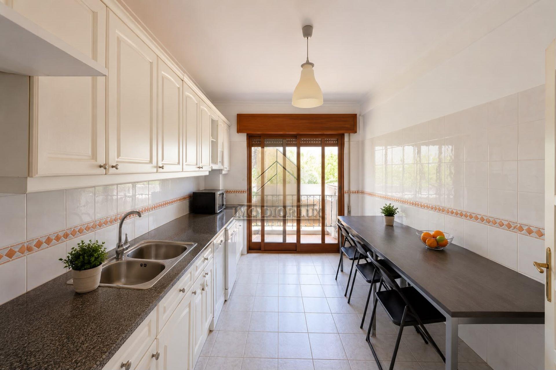 Apartamento T2 Venda em Rio de Mouro,Sintra