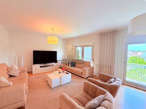 Apartamento T3 Arrendamento em Parque das Nações,Lisboa