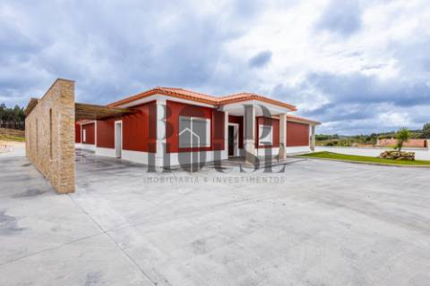 Moradia T4 Venda em Bombarral e Vale Covo,Bombarral