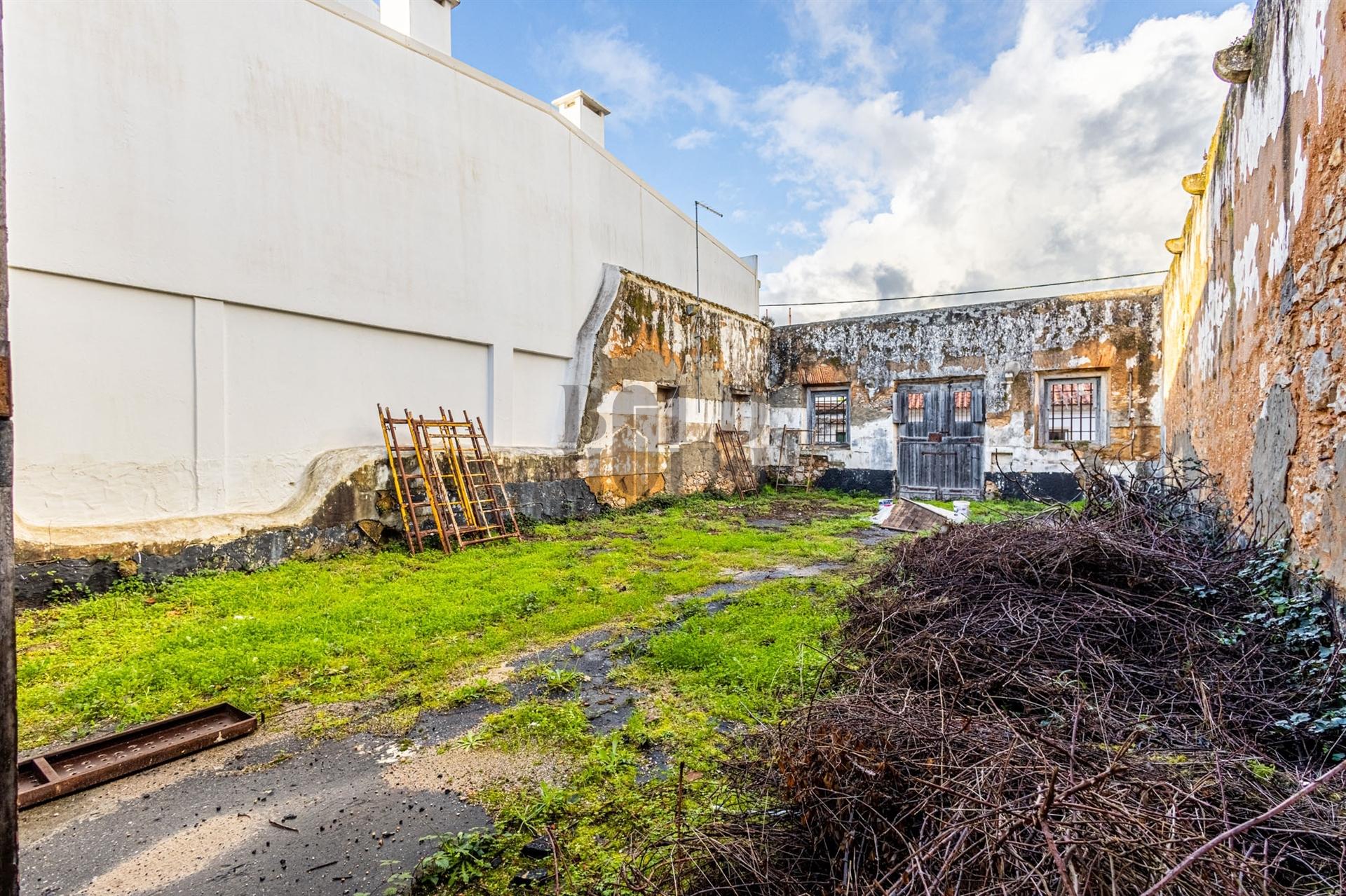 Armazém  Venda em Cartaxo e Vale da Pinta,Cartaxo