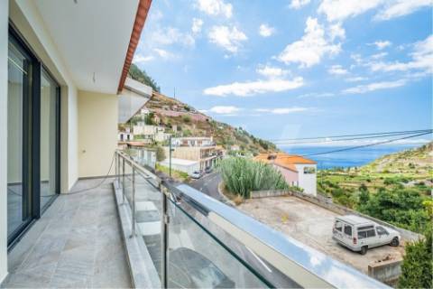 Moradia T3 - Remodelada | Térrea | Vista mar | Quinta Grande | Câmara de Lobos | Ilha da Madeira
