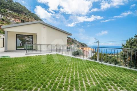 Moradia T3 - Remodelada | Térrea | Vista mar | Quinta Grande | Câmara de Lobos | Ilha da Madeira