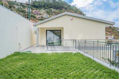Moradia T3 - Remodelada | Térrea | Vista mar | Quinta Grande | Câmara de Lobos | Ilha da Madeira