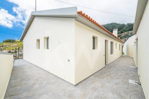 Moradia T3 - Remodelada | Térrea | Vista mar | Quinta Grande | Câmara de Lobos | Ilha da Madeira