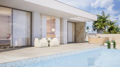 Luxuosa Moradia Unifamiliar T4 | Térrea | inserida no Condomínio "Ocean Residences" | Freguesia do A