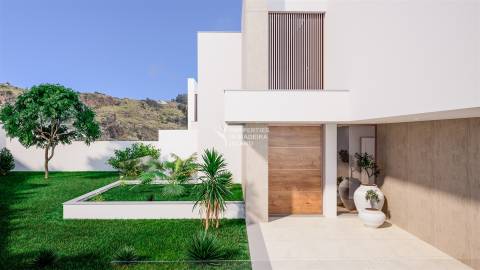 Fabulosa Moradia T4 | 3 Andares | Condomínio "Ocean Residences" | Arco da Calheta | Calheta