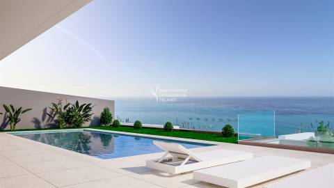 Fabulosa Moradia T4 | 3 Andares | Condomínio "Ocean Residences" | Arco da Calheta | Calheta