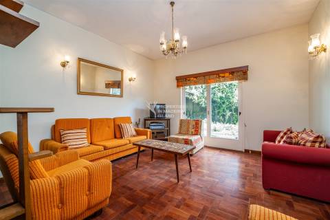 Moradia T4 | Estilo Tradicional Madeirense | Isolada | Achada | São Pedro | Funchal |