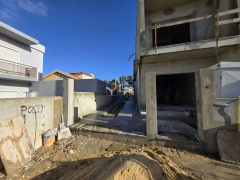Moradia Geminada T3 Venda em Fernão Ferro,Seixal