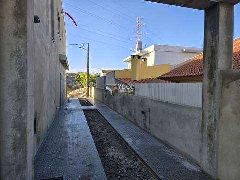 Moradia Geminada T3 Venda em Fernão Ferro,Seixal