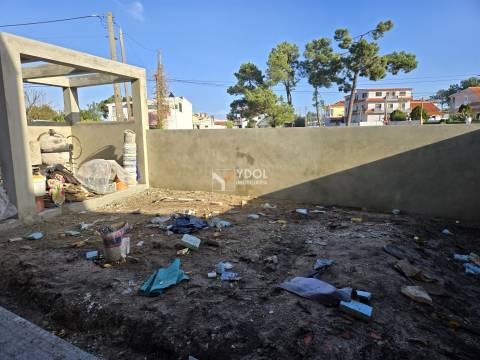 Moradia Geminada T3 Venda em Fernão Ferro,Seixal