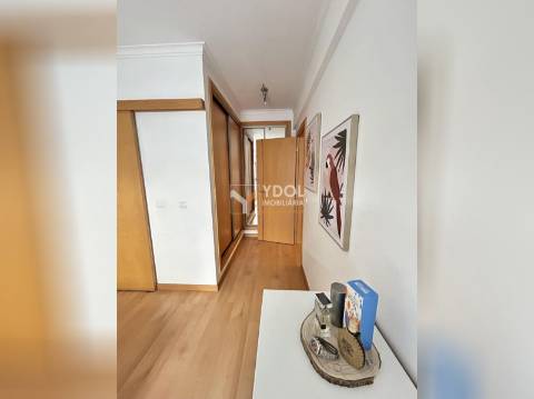 Excelente T3 no Alto do Seixalinho, com Garagem e Excelente espaço exterior