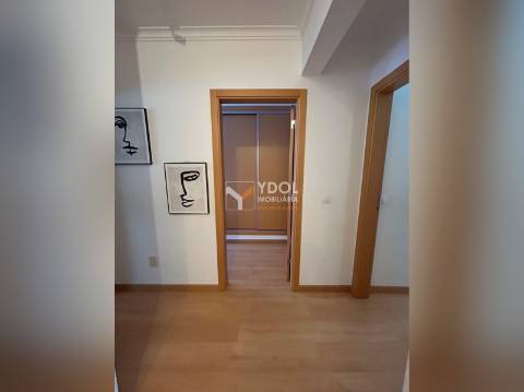 Excelente T3 no Alto do Seixalinho, com Garagem e Excelente espaço exterior