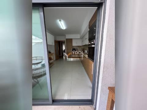 Excelente T3 no Alto do Seixalinho, com Garagem e Excelente espaço exterior