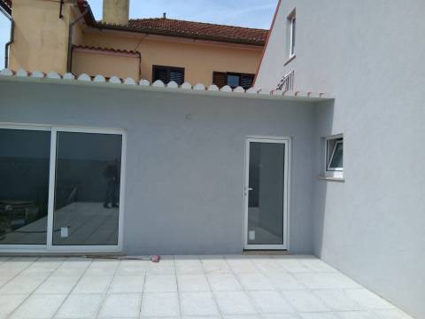 Moradia T2+1 - Remodelada - Eixo, Aveiro