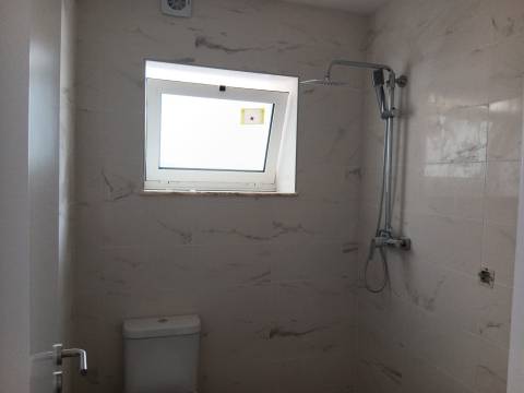 Moradia T2+1 - Remodelada - Eixo, Aveiro