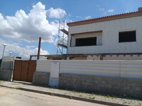 Moradia Geminada T4 - Em Construção - Esgueira, Aveiro