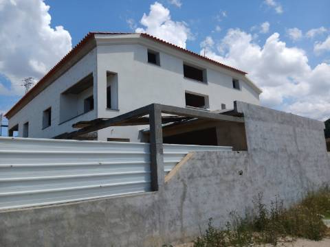 Moradia Geminada T4 - Em Construção - Esgueira, Aveiro