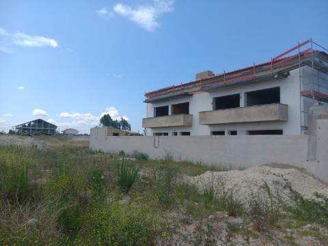 Moradia Geminada T4 - Em Construção - Esgueira, Aveiro