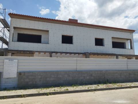 Moradia Geminada T4 - Em Construção - Esgueira, Aveiro