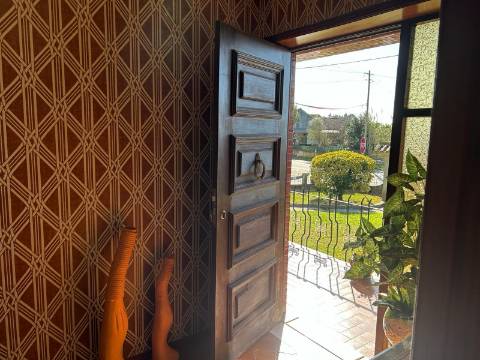 Moradia T4 com terreno no Troviscal