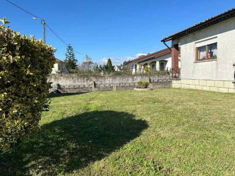 Moradia T4 com terreno no Troviscal