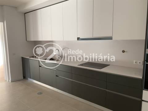 Moradia T4 nova em Azurva