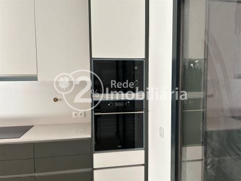 Moradia T4 nova em Azurva