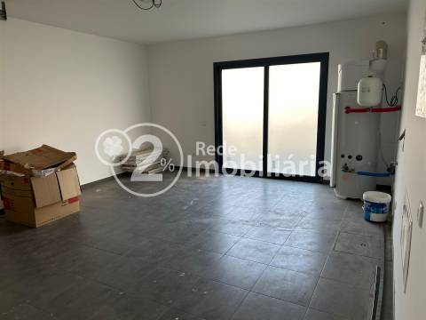 Moradia T4 nova em Azurva