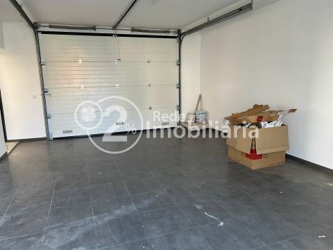 Moradia T4 nova em Azurva