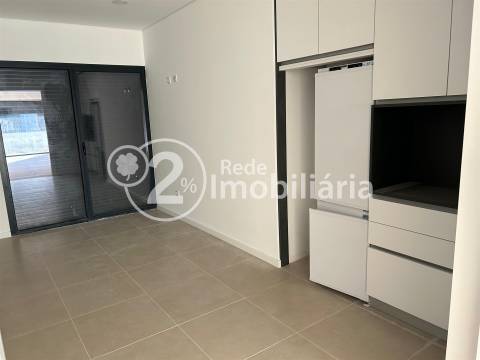 Moradia T4 nova em Azurva