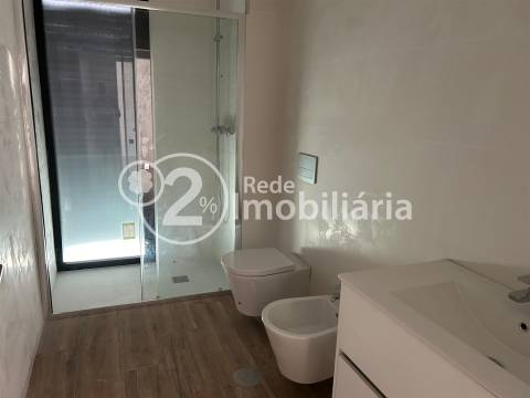 Moradia T4 nova em Azurva
