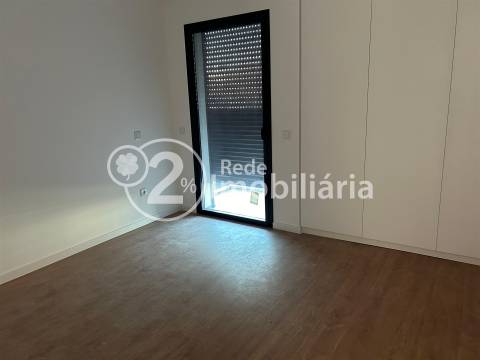 Moradia T4 nova em Azurva