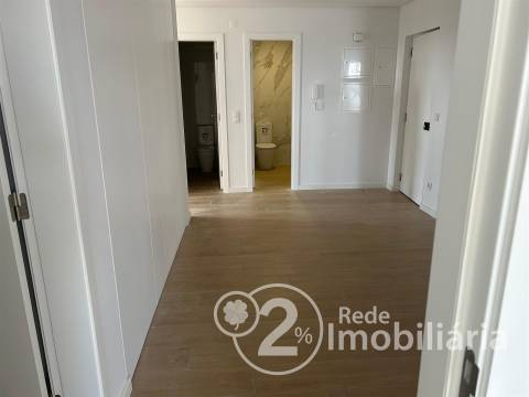 Apartamento T4 em Aradas
