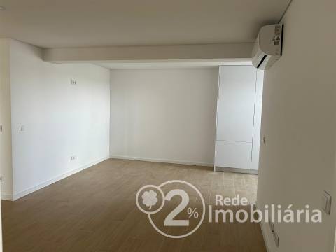 Apartamento T4 em Aradas