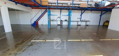 Armazém  Venda em Cacém e São Marcos,Sintra