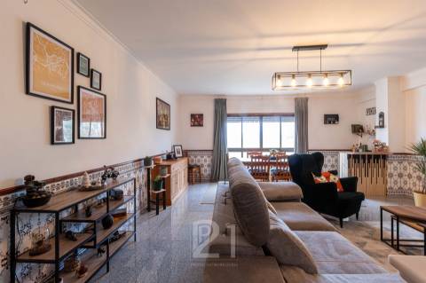 Apartamento T3+1 Venda em Algueirão-Mem Martins,Sintra
