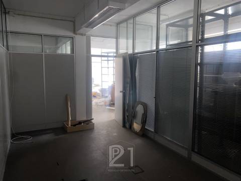 Armazém  Venda em Falagueira-Venda Nova,Amadora