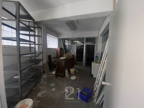 Armazém  Venda em Falagueira-Venda Nova,Amadora