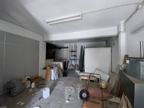 Armazém  Venda em Falagueira-Venda Nova,Amadora