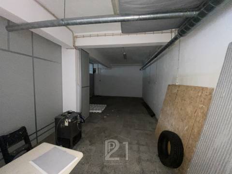 Armazém  Venda em Falagueira-Venda Nova,Amadora