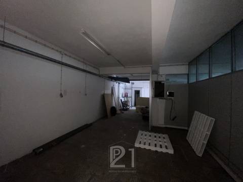 Armazém  Venda em Falagueira-Venda Nova,Amadora