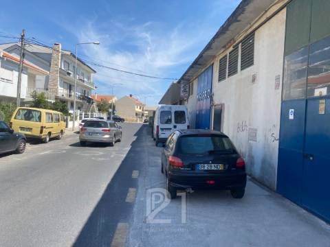 Armazém  Venda em Mina de Água,Amadora