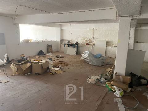 Armazém  Venda em Mina de Água,Amadora