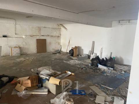 Armazém  Venda em Mina de Água,Amadora