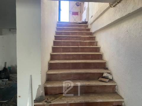 Armazém  Venda em Mina de Água,Amadora